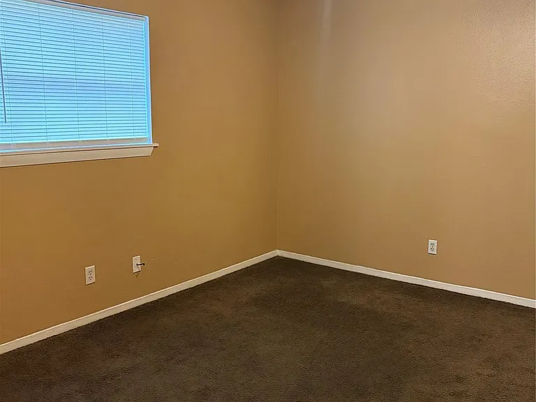 405 Oak St #201 — Photo 7