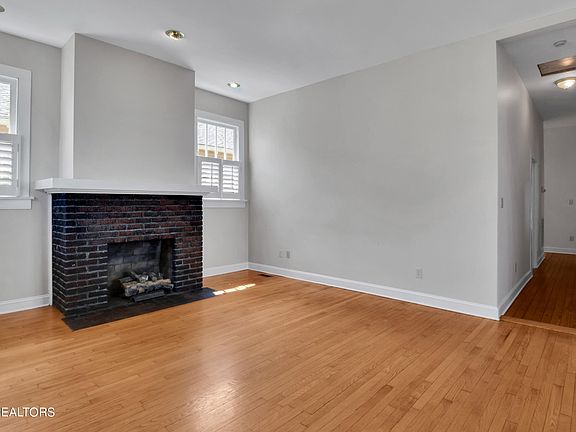 4th image of 1221 Luttrell St