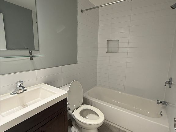5th image of 531 N Budd St APT 2B