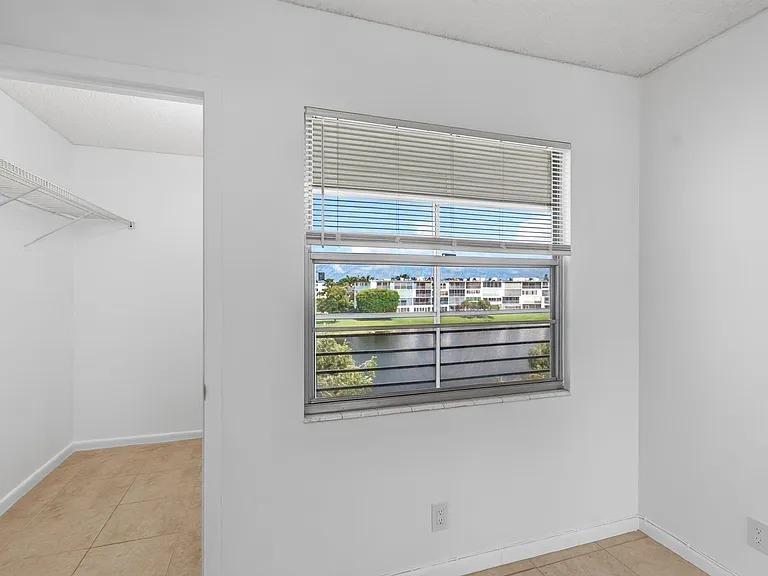 4028 Hythe Pl #B — Photo 32