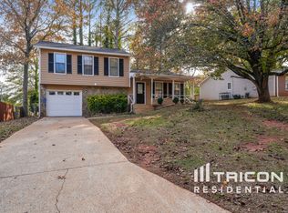 3917 Wood Path Ln, Stone Mountain, GA 30083