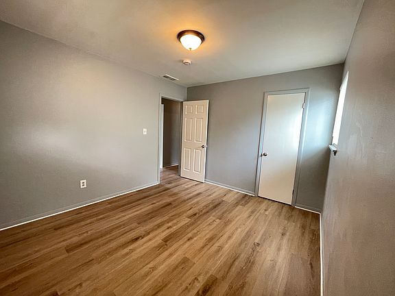 3rd image of 272 Dellwood Ave
