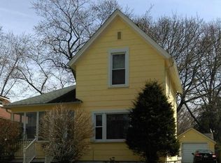 617 Taylor St, Chelsea, MI 48118