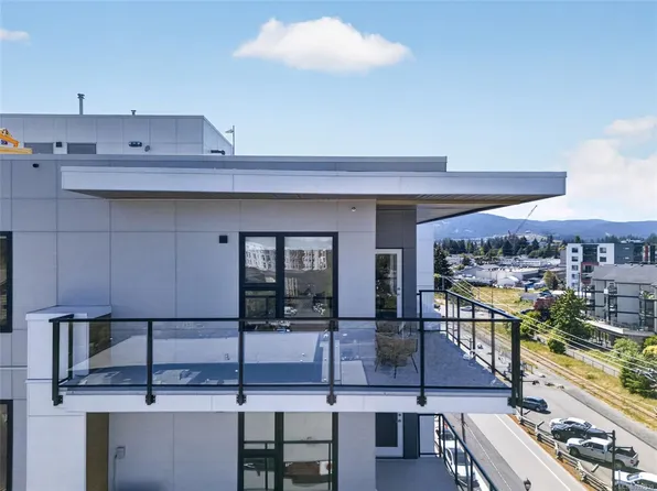 777 Station Ave #302, Langford, BC V9B 2S1