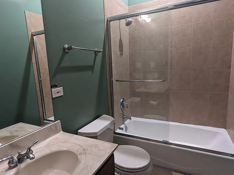 1738 W Belmont Ave #3F — Photo 7