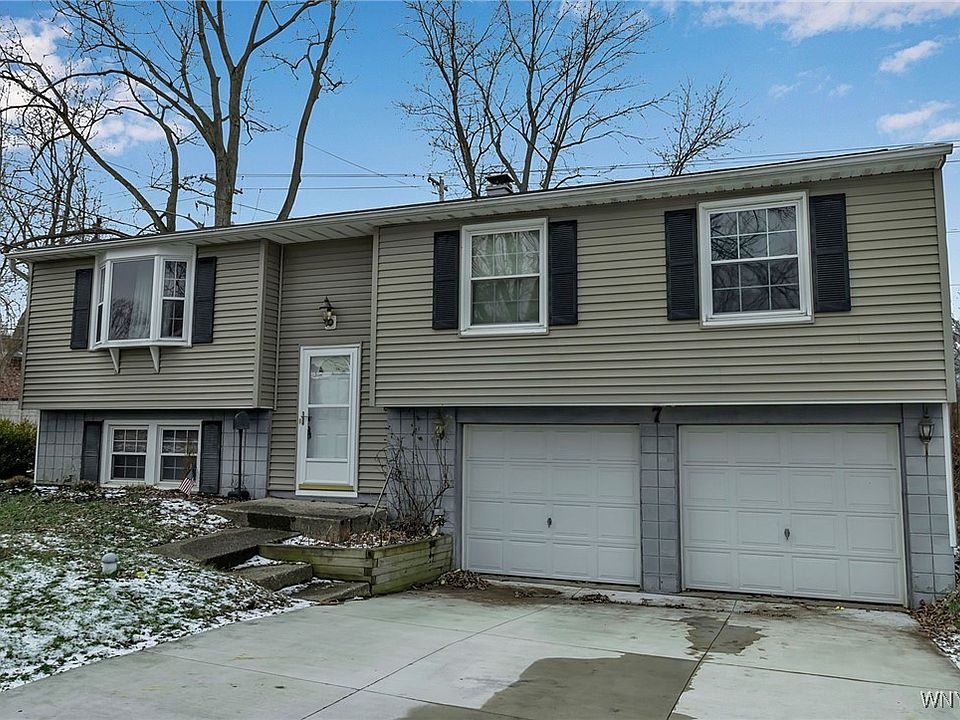 1st image of 7 N Seine Dr