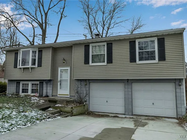 7 N Seine Dr, Cheektowaga, NY 14227