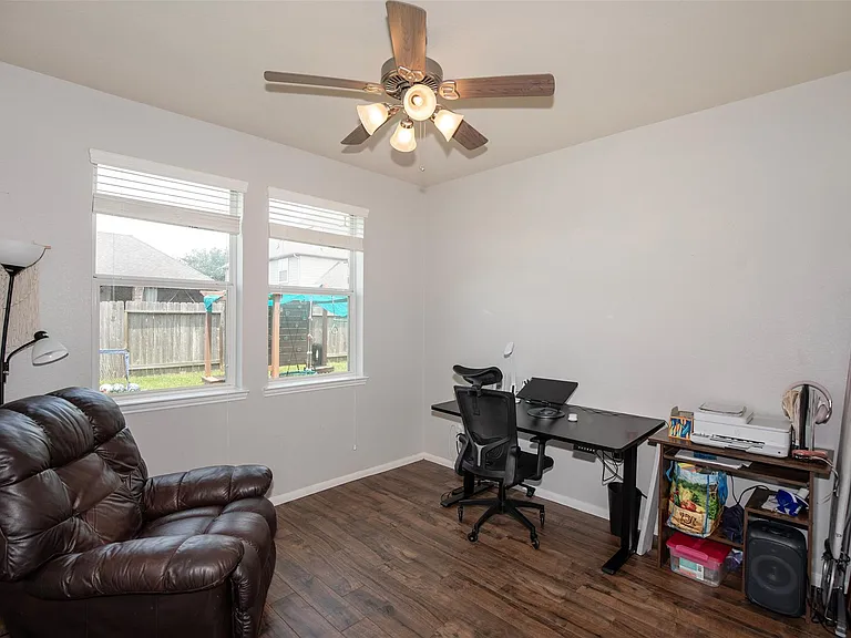 2110 Stonehollow Ct — Photo 16
