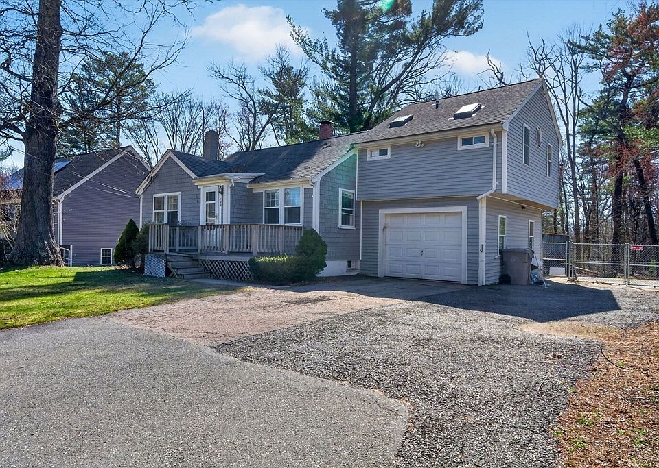 1st image of 105 Connolly Rd