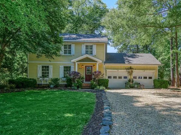 102 Smokehouse Ln, Williamsburg, VA 23185