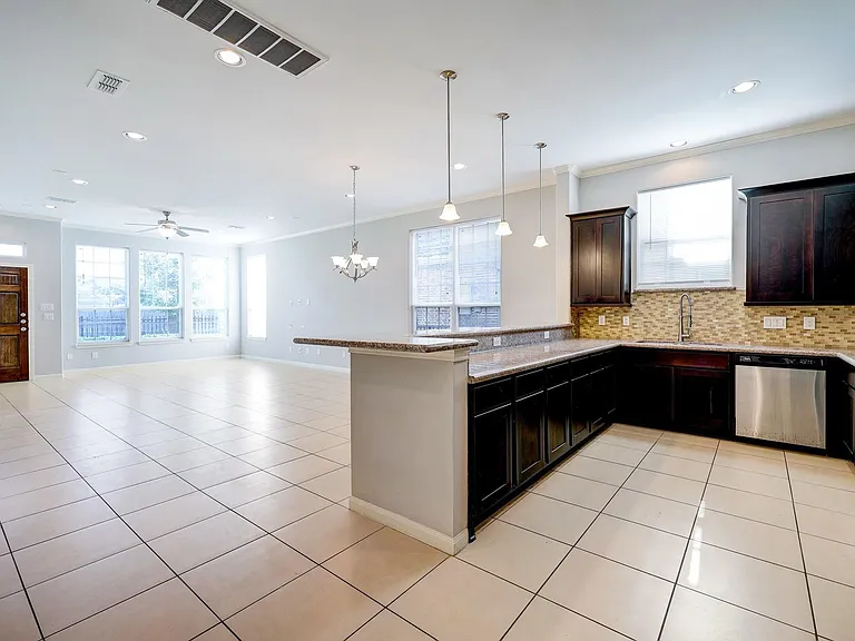 2727 Misty Heath Ln — Photo 18
