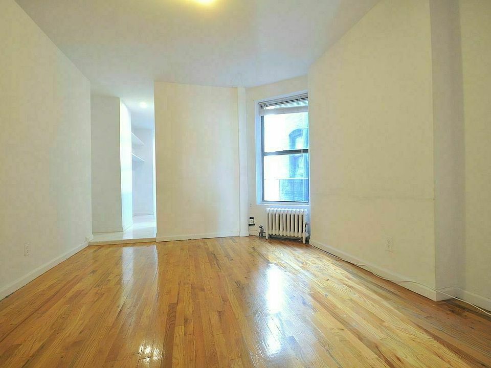 1st image of 424 Amsterdam Ave APT 4N