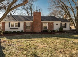 6 Winslow Ln, Saint Louis, MO 63131