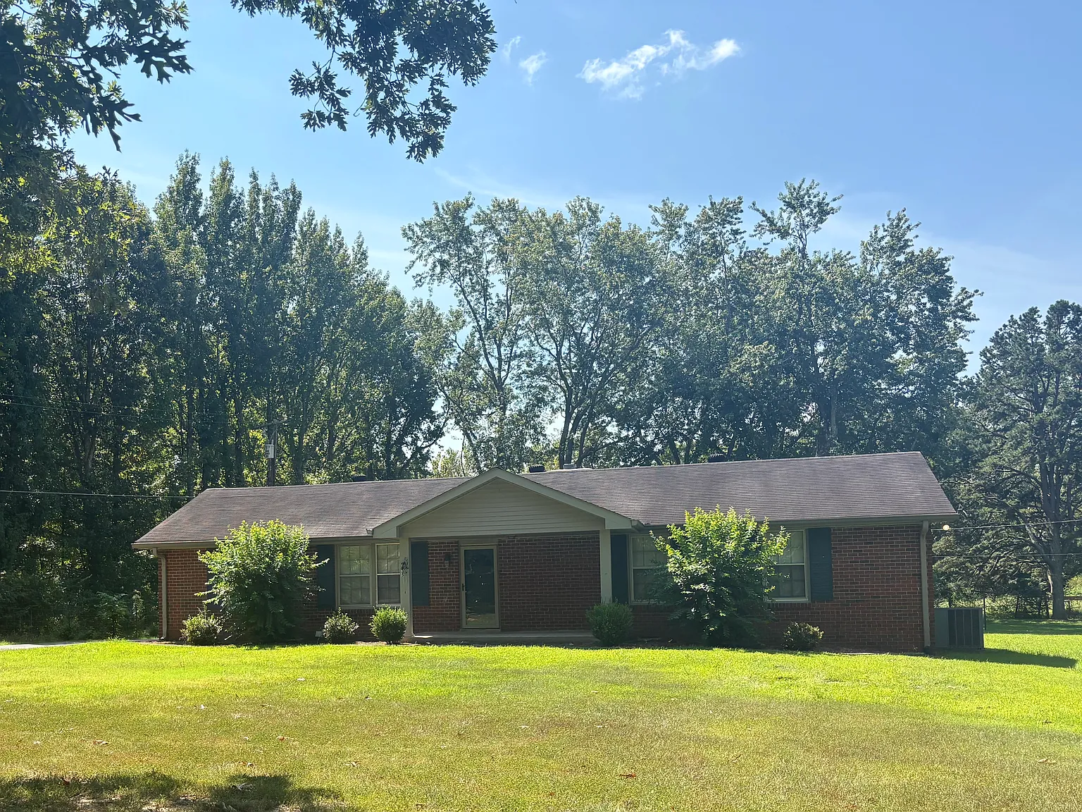 3 bed, 1525 sqft, $2,000 — Photo 2