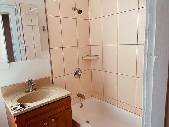 4th image of 4605 Balboa St APT 4