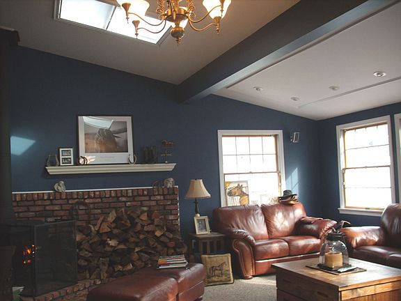 Familyroom w/Fireplace