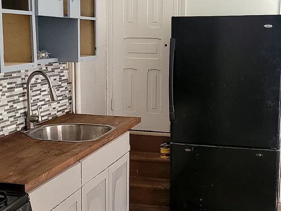 2nd image of 123 N Front St APT 1