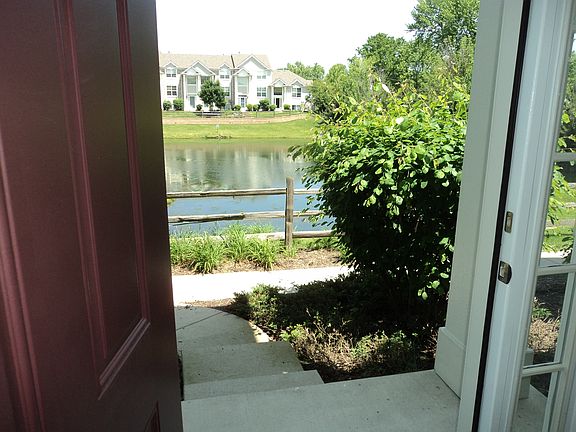 2nd image of 842 Summit Creek Dr