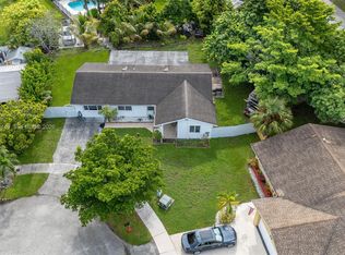 Westwind Lakes Sec 1, Miami, FL 33193
