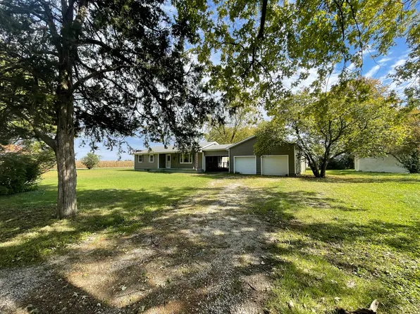 506 N John St, Fithian, IL 61844