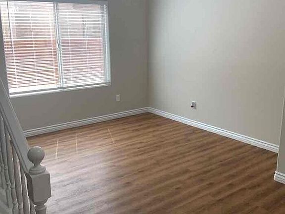 4th image of 4425 Penguin Ave