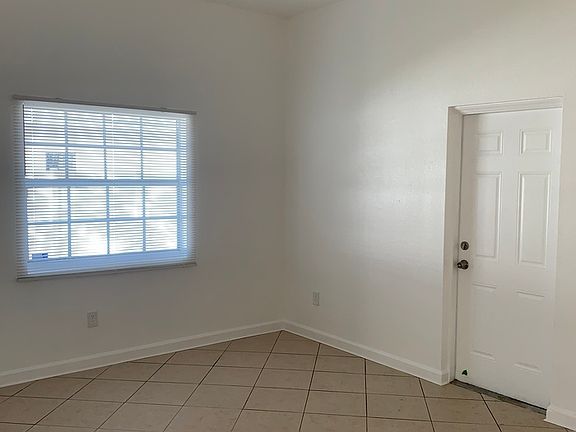 5th image of 3831 NE 5th Ave