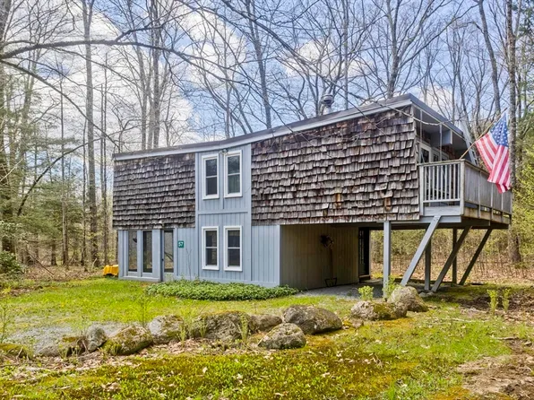 57 Fiddlehead Ln, Tolland, MA 01034