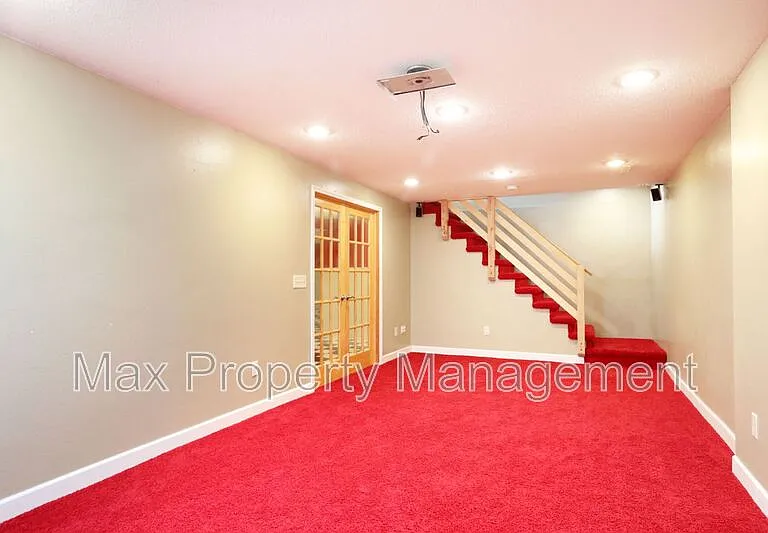 8200 Northview Dr — Photo 37
