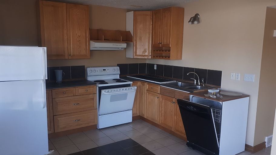 1st image of 4117 Railway Ave #1A