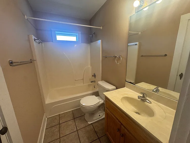 710 Cabell Dr — Photo 25