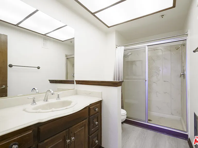 880 W 1st St #306 — Photo 19
