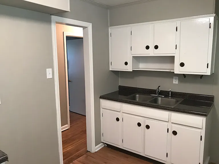 3912 Callahan Dr — Photo 6