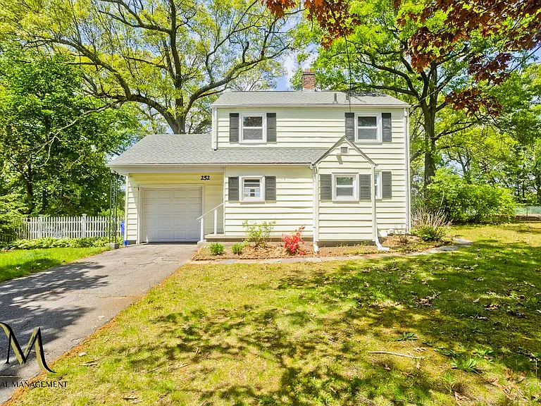 252 Arcadia Blvd — Photo 1