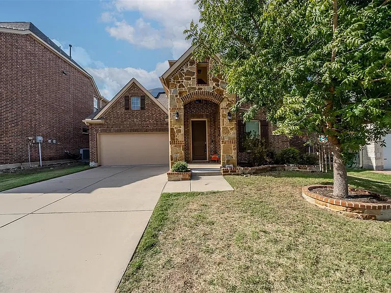 604 Darby Ln — Photo 27