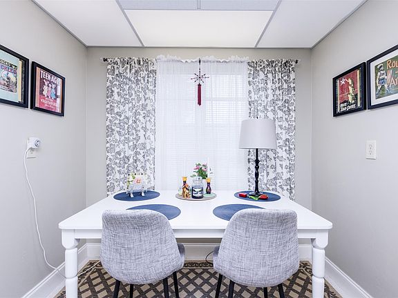 5th image of 5901 NW 61st Avenue #101