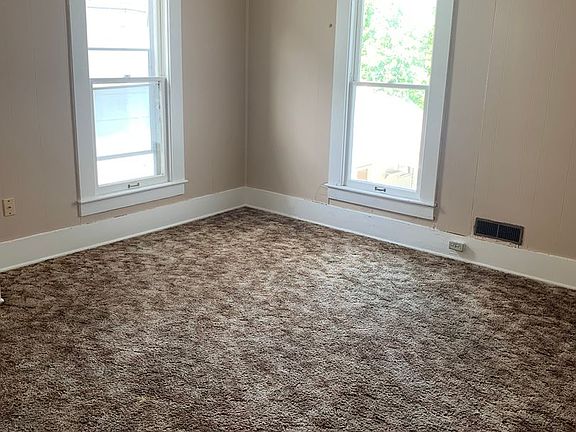 4th image of 1507 Covert St #1509