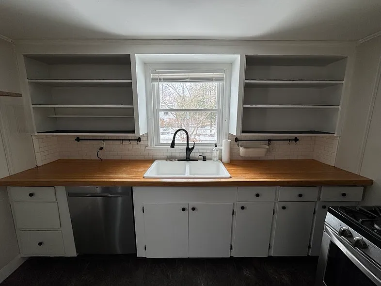 2 bed, 888 sqft, $1,400 — Photo 2