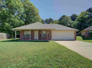 921 Vicki Ln, Texarkana, AR 71854
