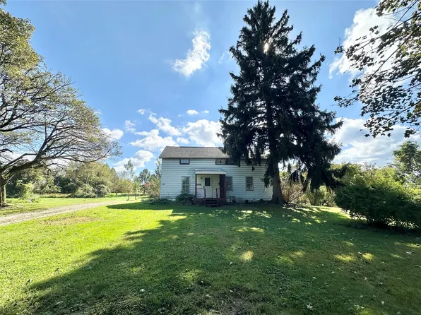 10595 W Law Rd, North East, PA 16428