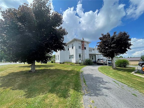 3rd image of 6395 Lakeshore Rd