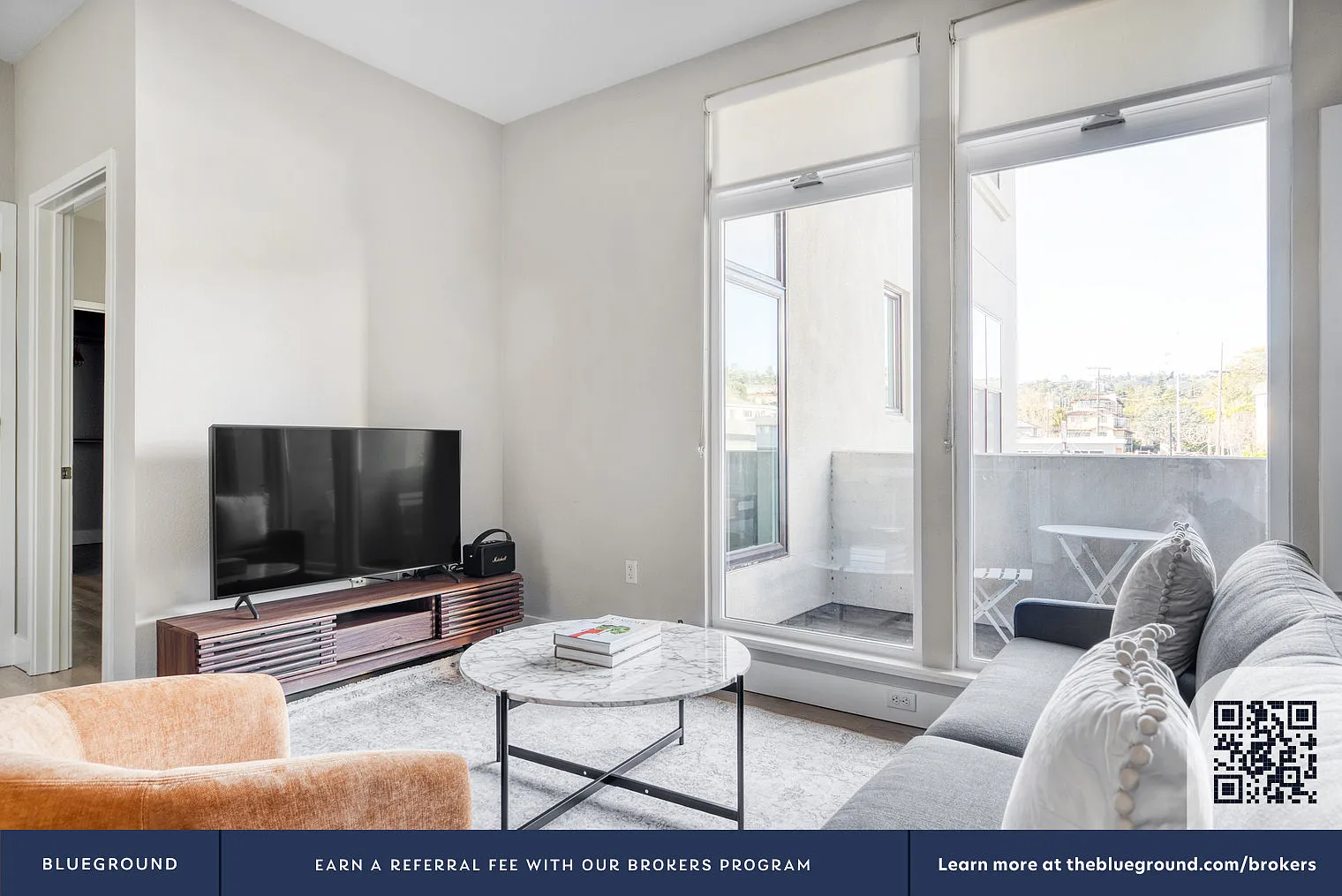 2 bed, 2.0 bath, 1010 sqft, $6,310 — Photo 3