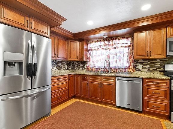 2nd image of 71 Dwinell Rd