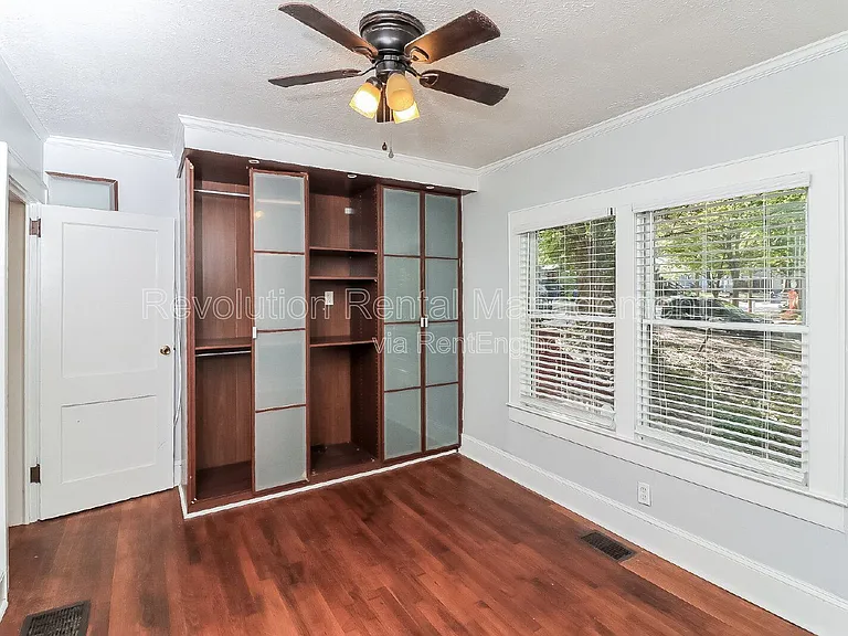 371 Haas Ave SE — Photo 12
