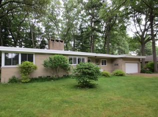 1896 Crestwood Ln, Muskegon, MI