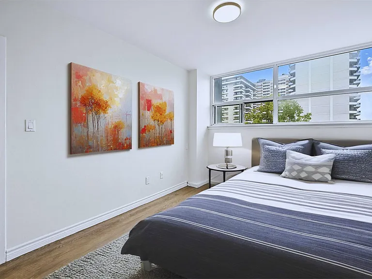 172 Bay St S — Photo 9
