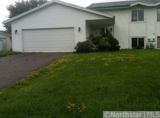 784 Cougar Dr, Eagan, MN 55123