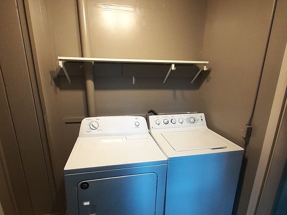In unit laundry hookups - electric dryer