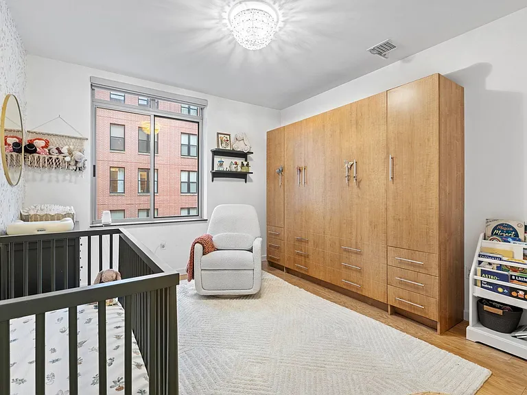 25 McWilliams Pl — Photo 16