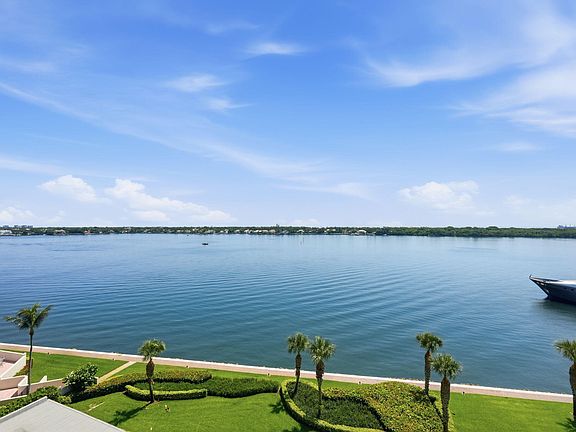 4th image of 124 Lakeshore Drive #8280