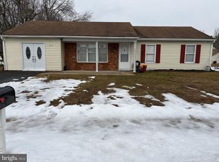 85 Arbor Meadow Dr, Sicklerville, NJ 08081